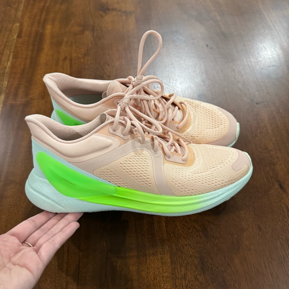 Lululemon Blissfeel Women's Running‎ Shoe Butter Pink/Scream Green Sz 9.5